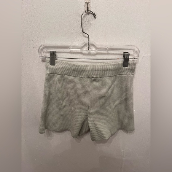 Abercrombie & Fitch XS Knit Short Sage Green Casual - Picture 3 of 3